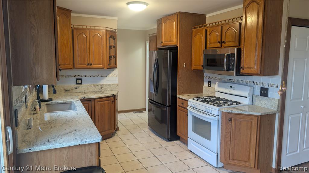 7445 New Hampshire Drive, Davison, MI 48423 — Photo 3