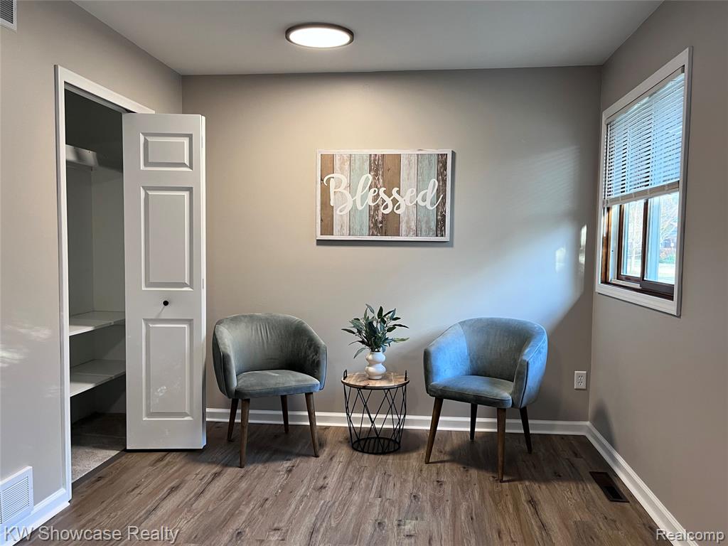 2034 E Nalone, Wixom, MI 48393 — Photo 14