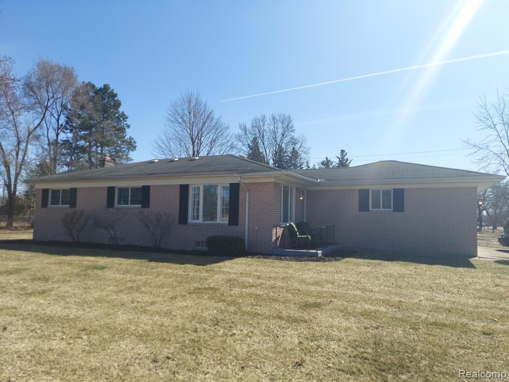 5238 RIDGETOP Drive, Waterford, MI 48327 — Photo 2