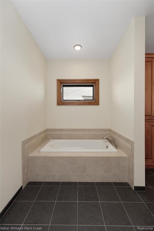 37580 Lakeshore Drive, Harrison Township, MI — Photo 40