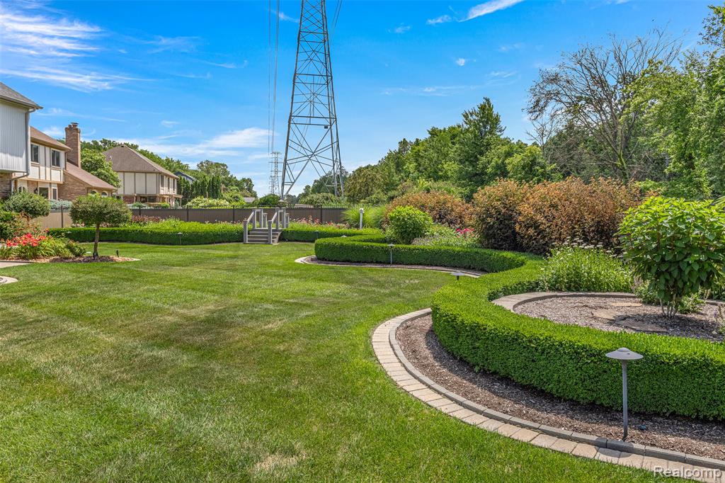 48367 Lake Valley Drive, Shelby Twp, MI 48317 — Photo 51