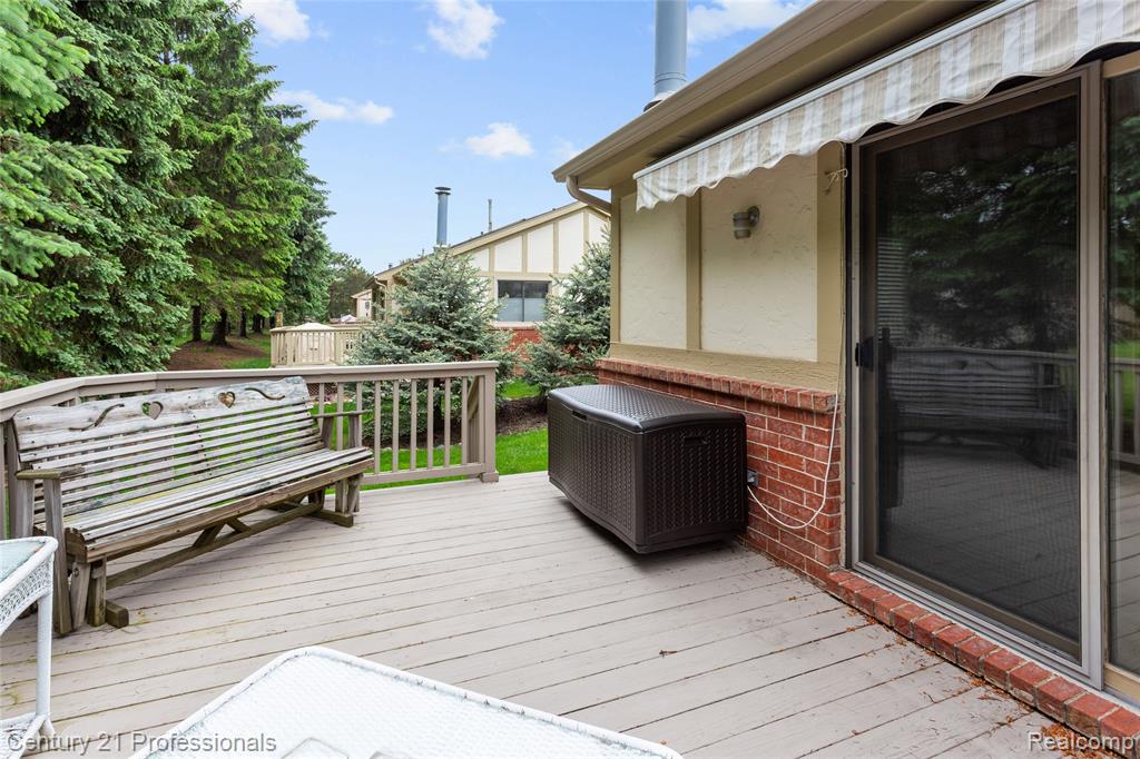 18344 Greenmeadow Drive, Clinton Twp, MI 48038 — Photo 34