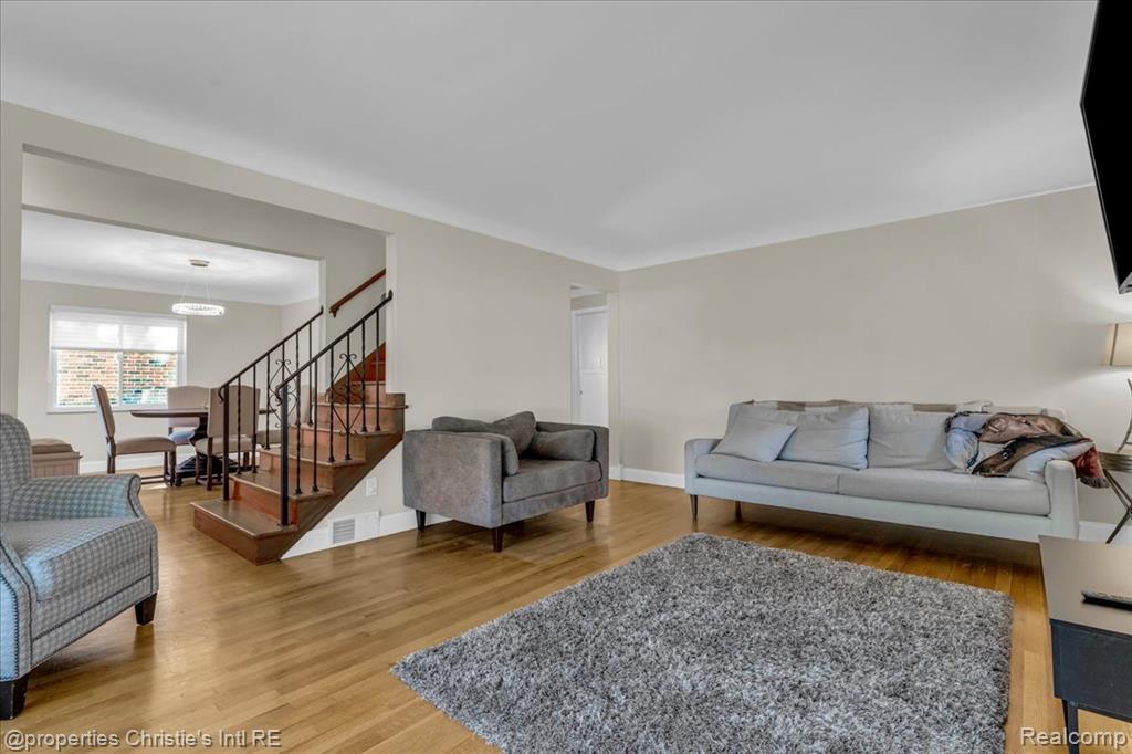 20006 Lochmoor Street, Harper Woods, MI 48225 — Photo 8