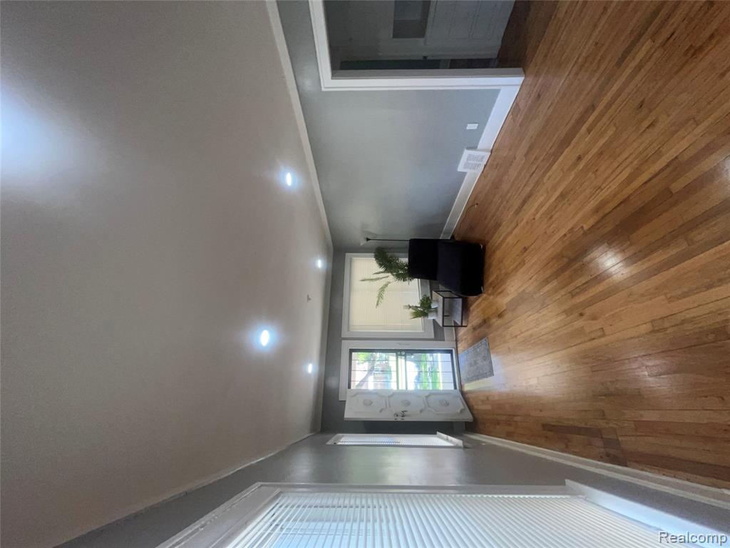 15730 Winthrop, Detroit, MI 48227 — Photo 6