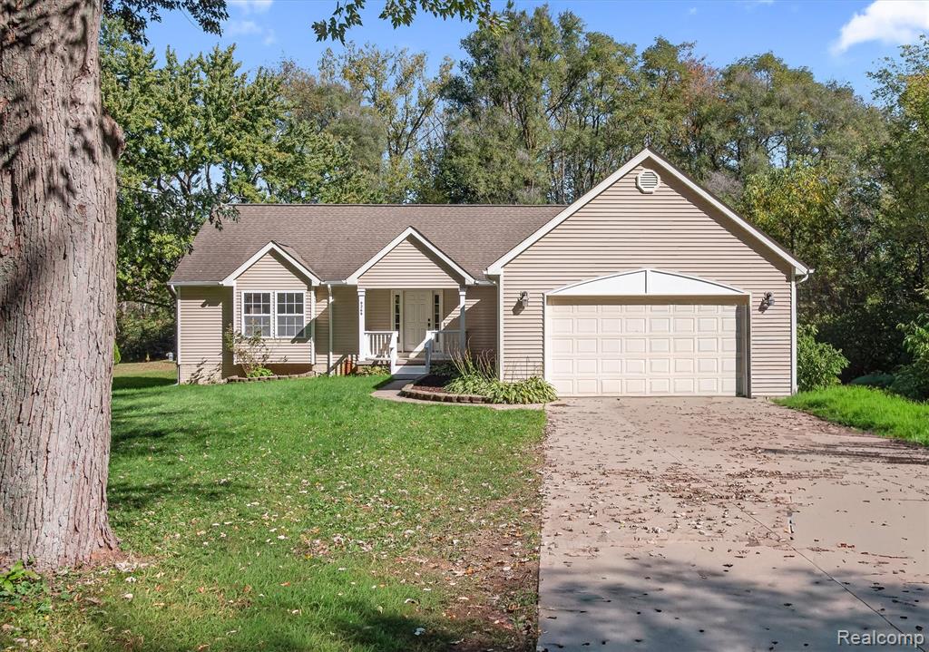 9266 Hillcrest, Clarkston, MI 48348 — front exterior