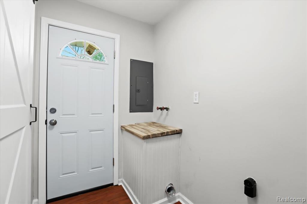 48306 Jefferson Avenue, Chesterfield, MI 48047 — Photo 14