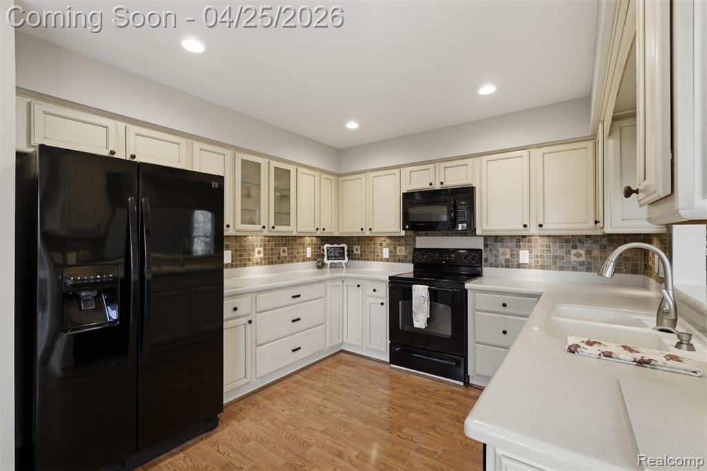 16318 Country Knoll Drive, Northville, MI 48168 — Photo 8