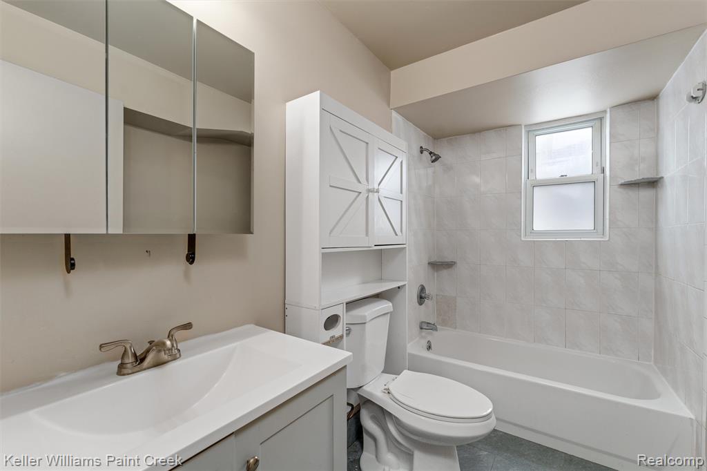 8523 Republic Avenue, Warren, MI 48089 — Photo 11