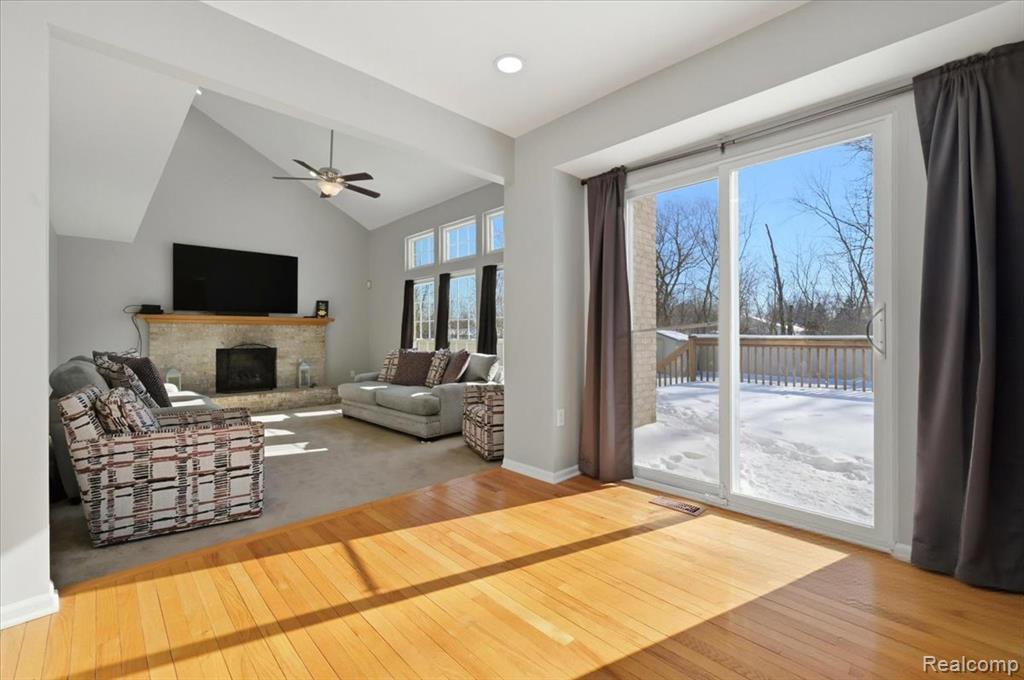 44569 GREENBRIAR Court, Belleville, MI 48111 — Photo 18