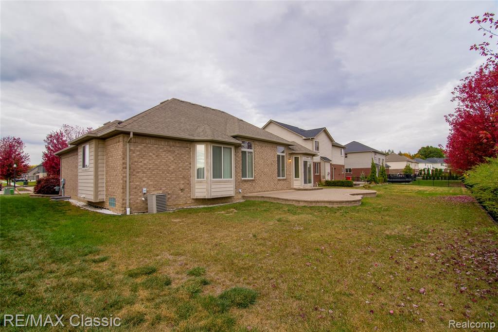 50416 Pinnacle Woods Lane, Macomb, MI 48042 — Photo 4