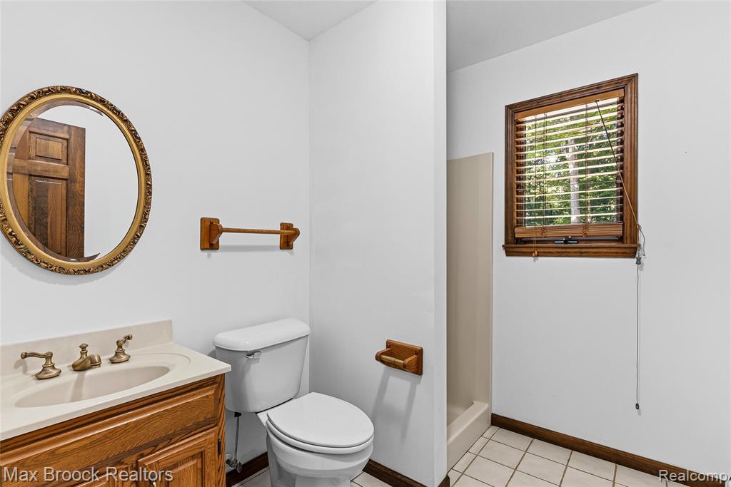 892 W Barnes Lake Road, Columbiaville, MI 48421 — Photo 32
