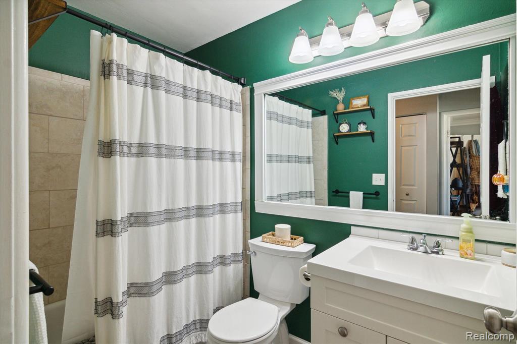 39852 VILLAGE WOOD Circle, Novi, MI — Photo 23