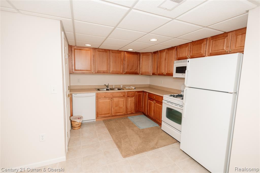 22664 Woodcreek Drive, 93, Taylor, MI 48180 — Photo 14