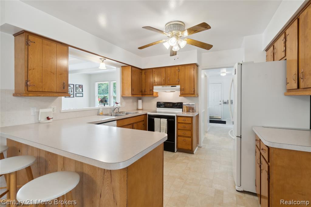 5175 CANDLEWOOD Drive, Grand Blanc, MI 48439 — Photo 10