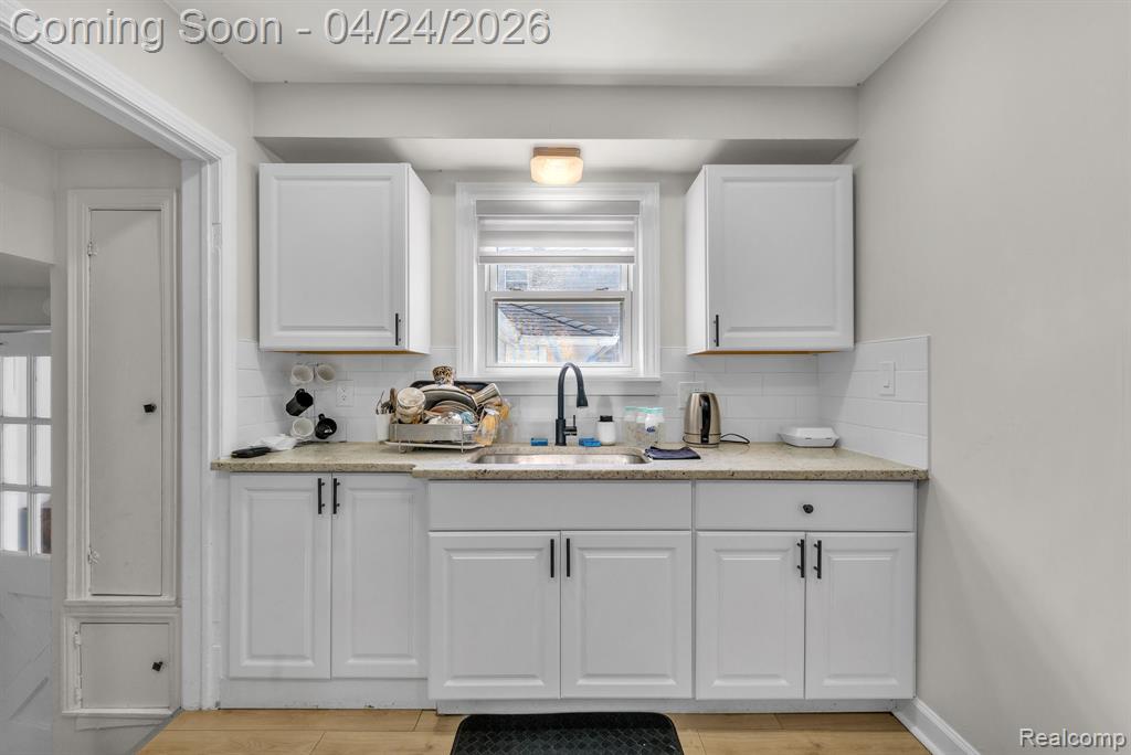 6964 Nightingale Street, Dearborn Heights, MI 48127 — Photo 19