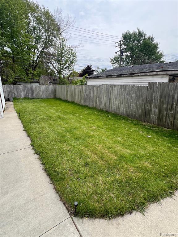 22480 Hillock Avenue, Warren, MI 48089 — Photo 4