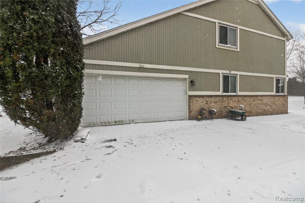 5148 Woodrun Court, West Bloomfield, MI 48323 — Photo 46