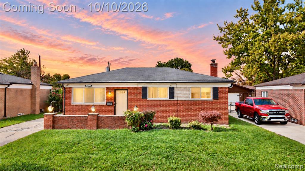 32519 Revere Drive, Warren, MI 48092