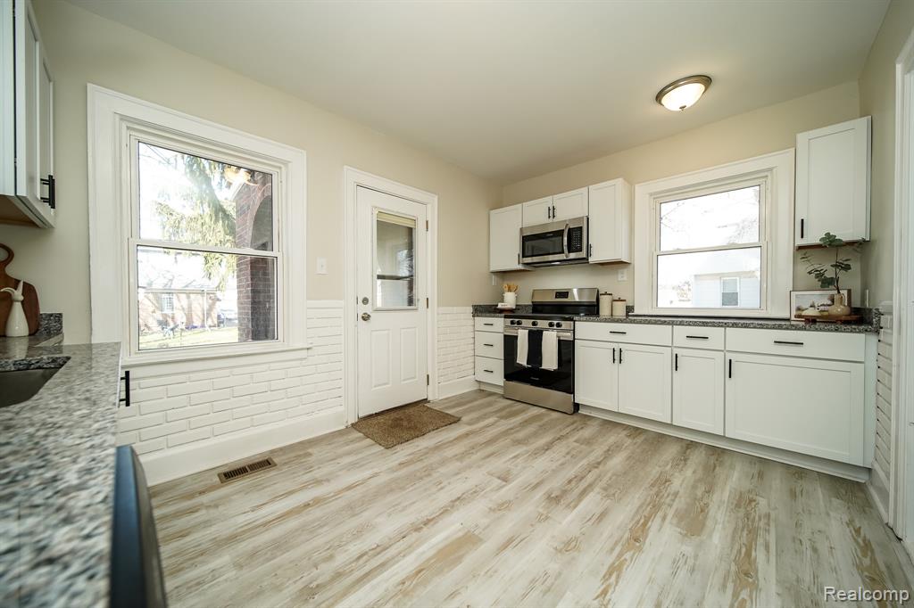 11399 Seminole, Redford, MI 48239 — Photo 18