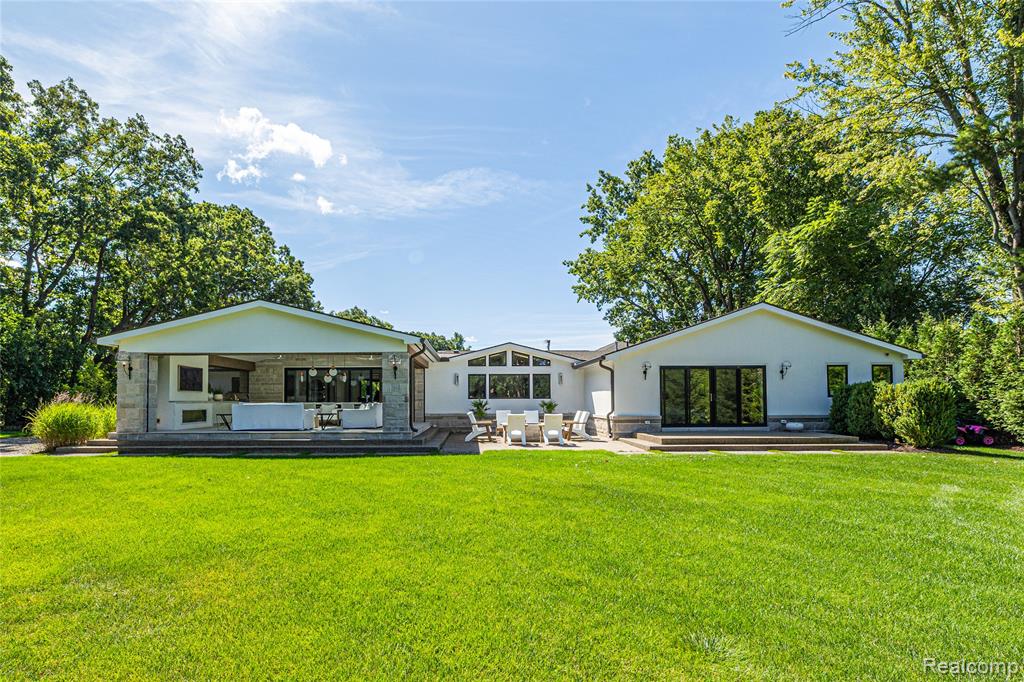 4806 Walnut Lake Road, Bloomfield Hills, MI 48301 — Photo 45