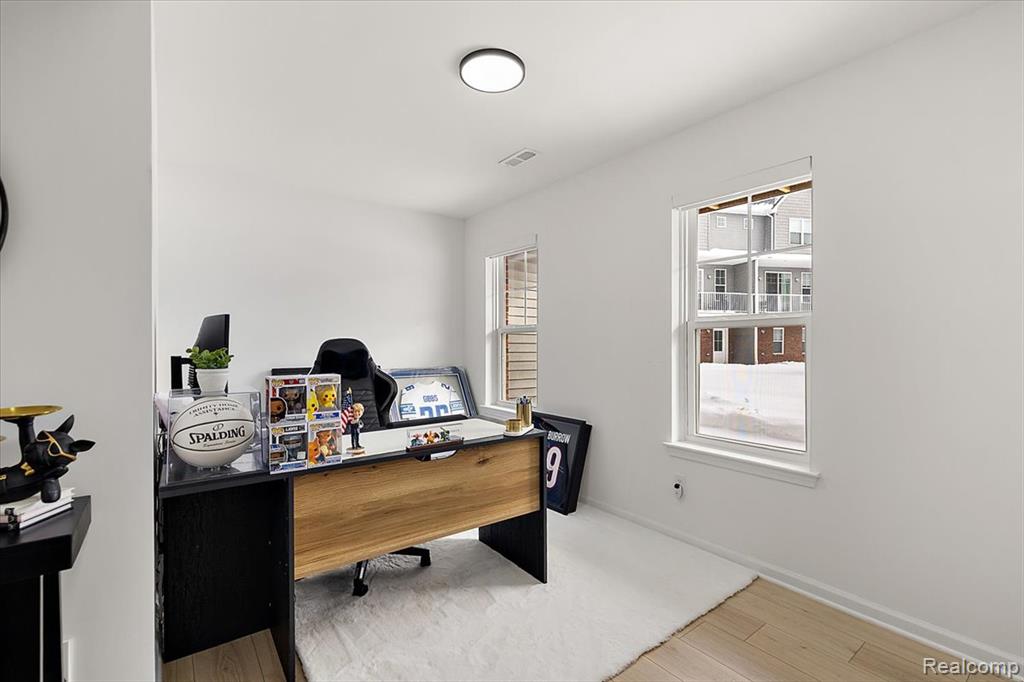 3951 Trailwaycommons Circle, Auburn Hills, MI 48326 — Photo 10