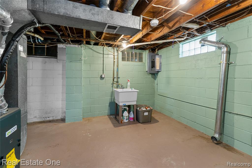 1712 Ash Street, Wyandotte, MI 48192 — Photo 19