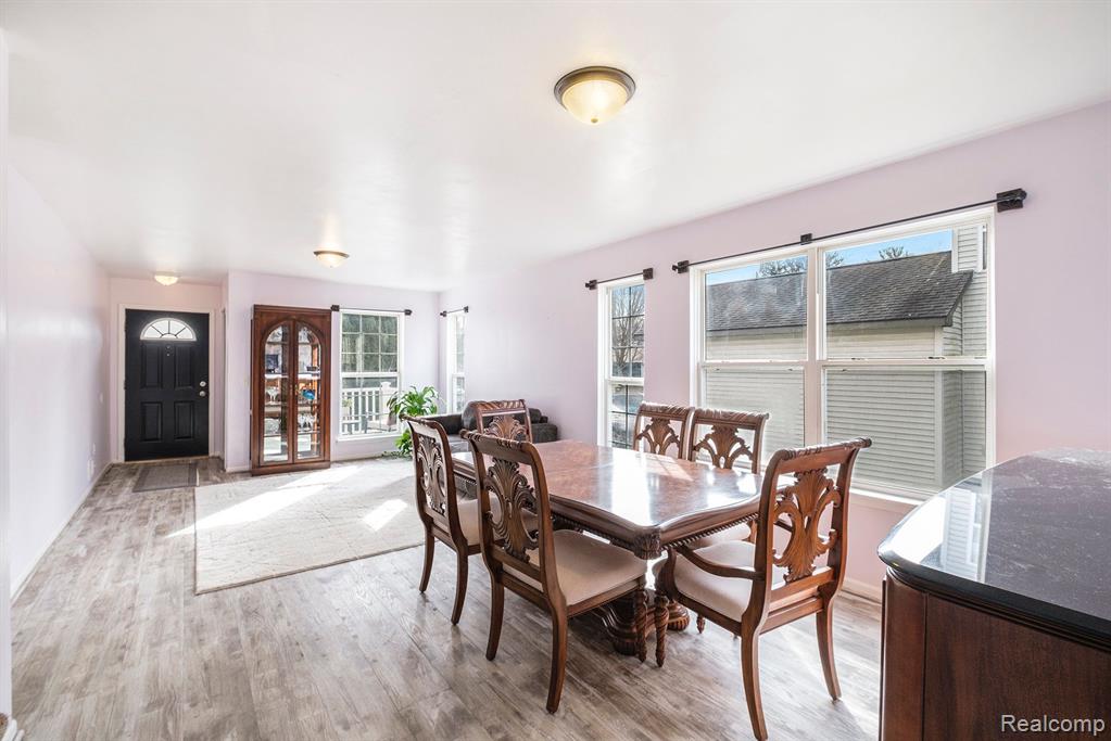 611 HERITAGE Circle, Fenton, MI 48430 — Photo 4