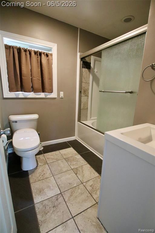 7044 Desmond Road, Waterford, MI 48329 — Photo 17