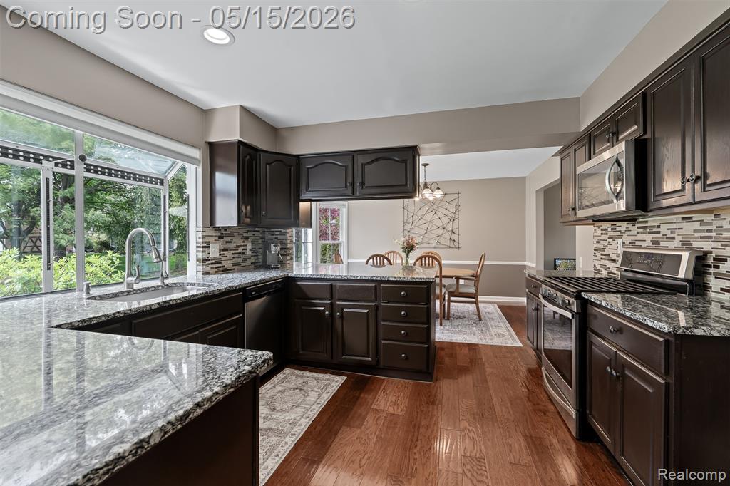 4238 Apple Valley Lane, West Bloomfield, MI 48323 — Photo 12