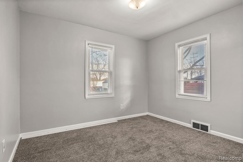 6500 N VERNON Street, Dearborn Heights, MI 48127 — Photo 22