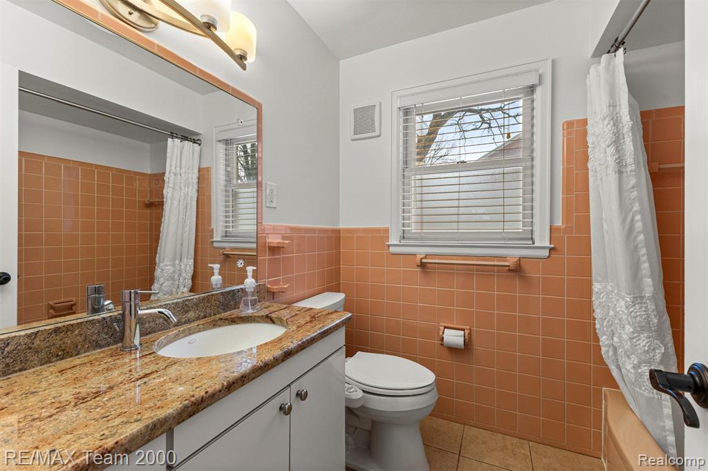 835 S Silvery Lane, Dearborn, MI 48124 — Photo 17
