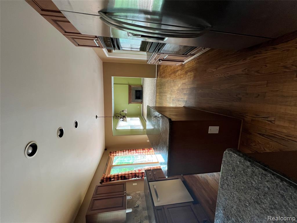 45475 Irvine Drive, Novi, MI — Photo 5