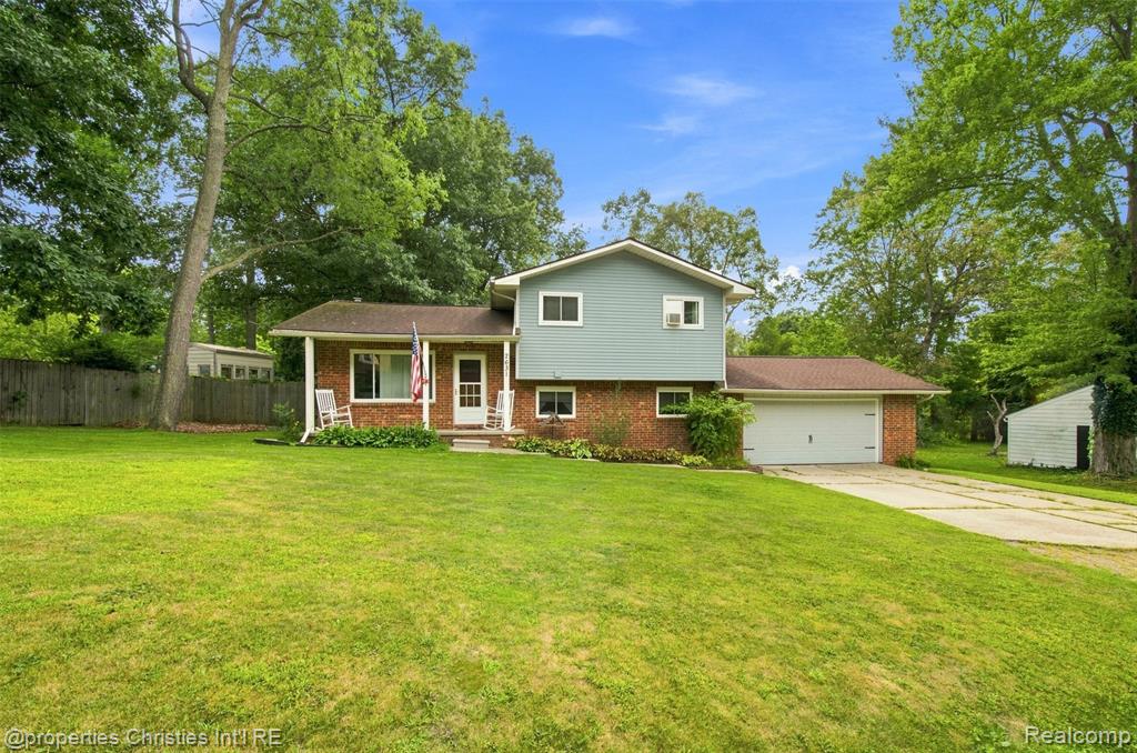 2631 Edgevale Drive, Waterford, MI 48329