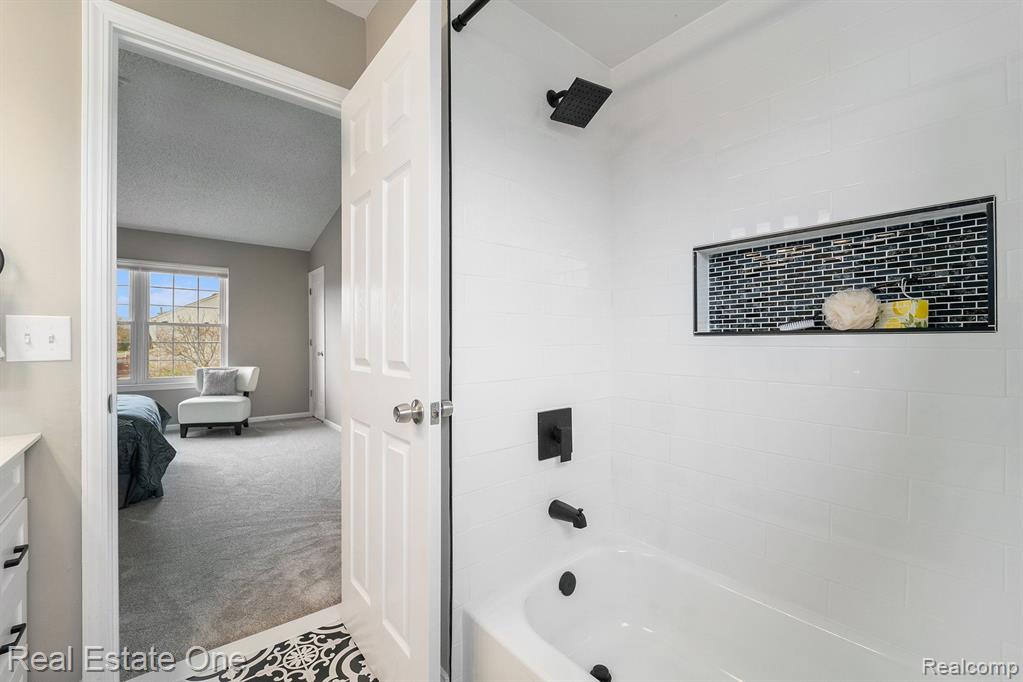 3599 PARKLAWN Drive, Canton, MI 48188 — Photo 31