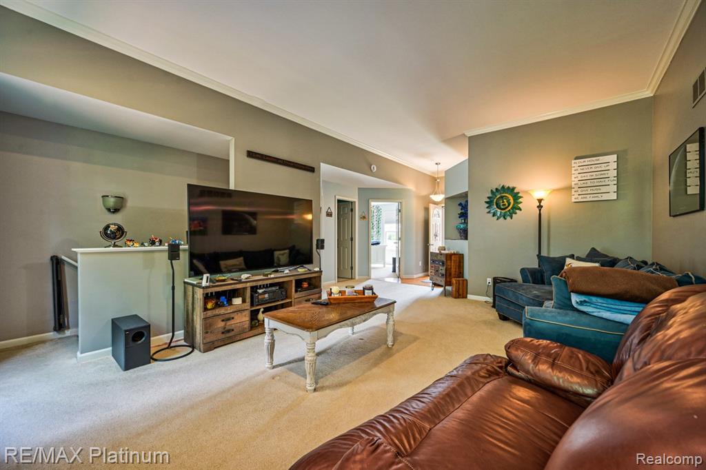 5512 Hidden Oaks Circle, Linden, MI 48451 — Photo 8