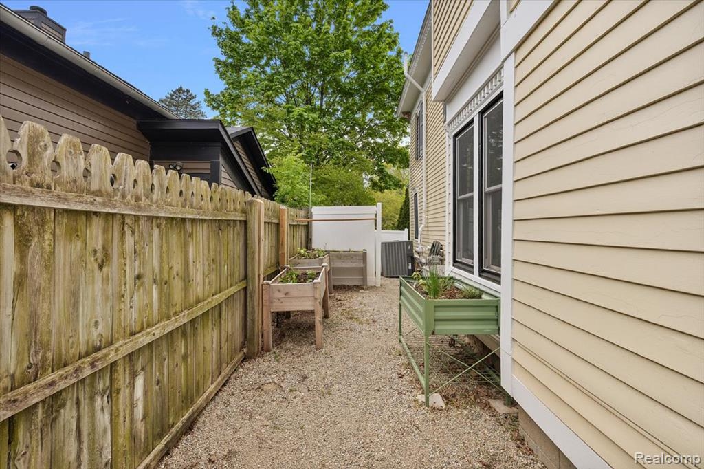 7 Buffalo Street, Clarkston, MI — Photo 60