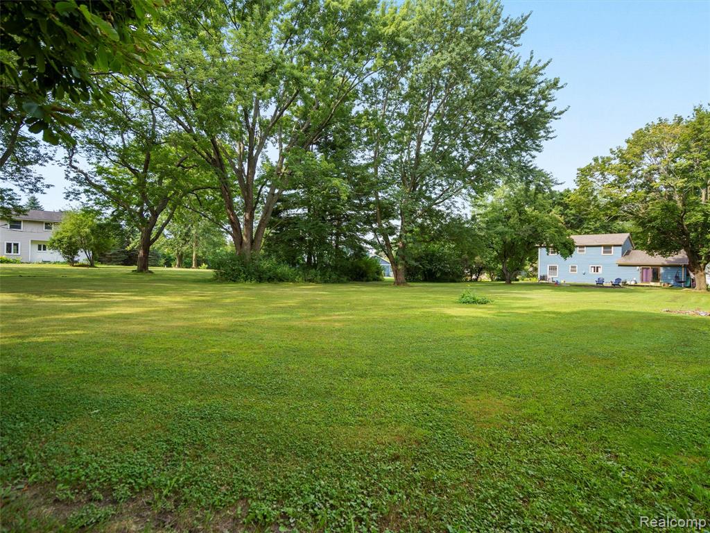 8497 Hickory Hill Drive, Grand Blanc, MI 48439 — Photo 39
