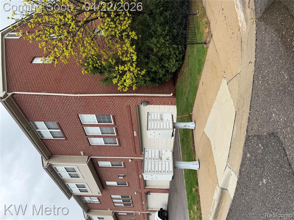25409 Saint James, Southfield, MI 48075 — Photo 4