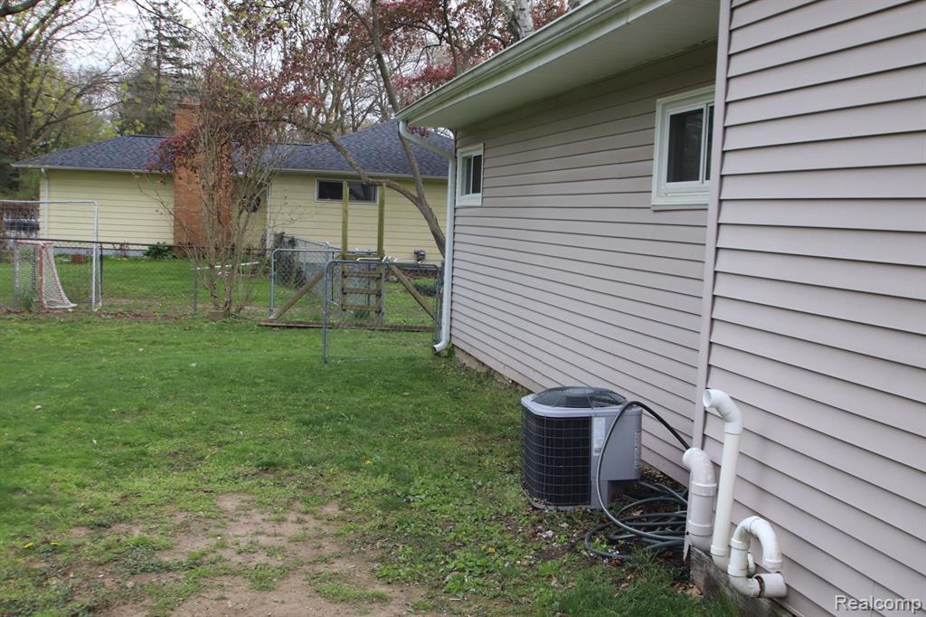 6160 SUNNYDALE Road, Clarkston, MI — Photo 35