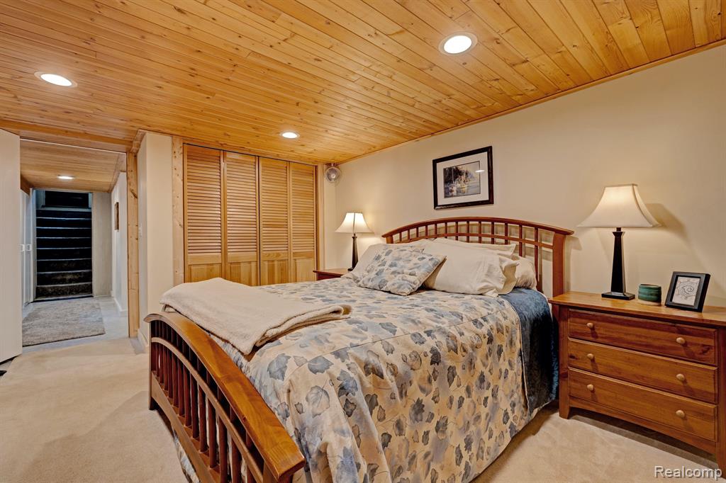 4030 ROLLINS Avenue, Waterford, MI 48329 — Photo 29