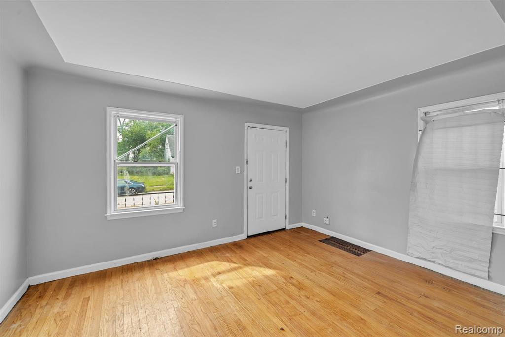 6743 COVERT Street, Hamtramck, MI 48212 — Photo 2