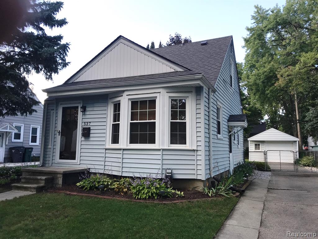 537 ROTH Boulevard, Clawson, MI — front exterior