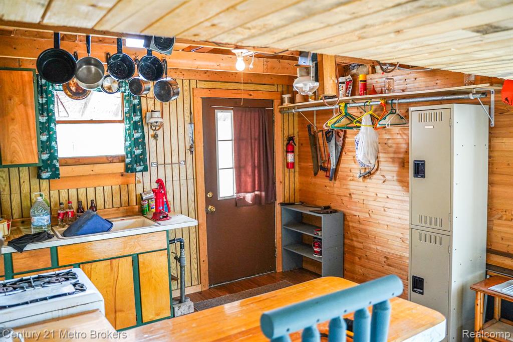 21821 Krenkel, Newberry, MI 49868 — Photo 9