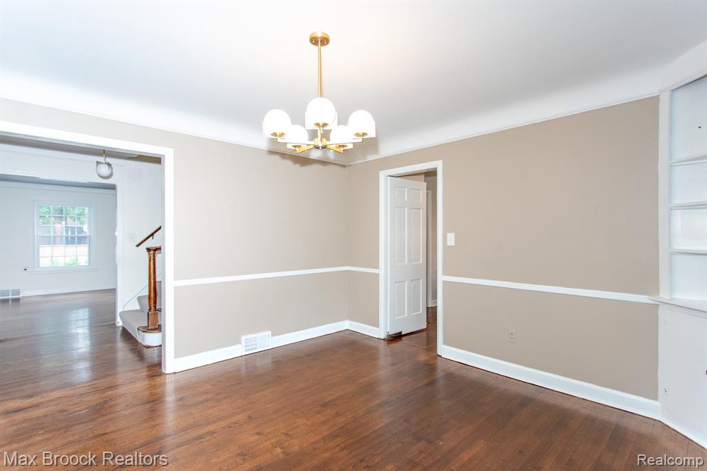 25830 Berkley Avenue, Huntington Woods, MI — Photo 9