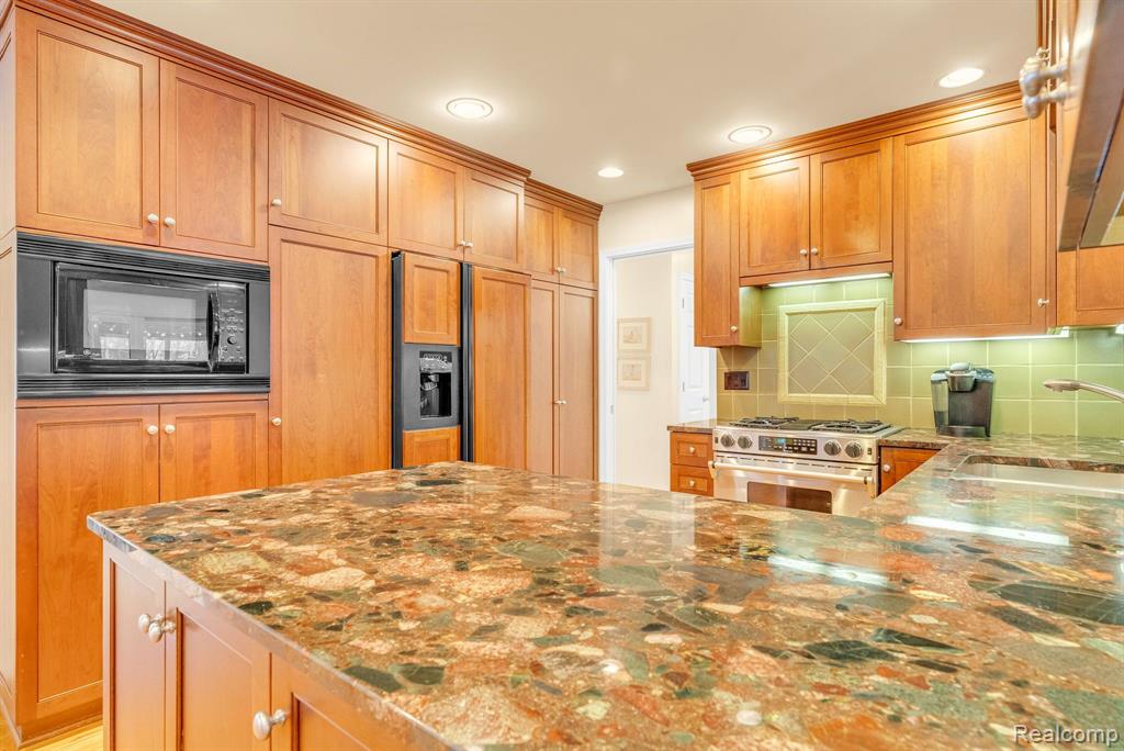 8378 OLD PLANK Road, Grand Blanc, MI 48439 — Photo 18