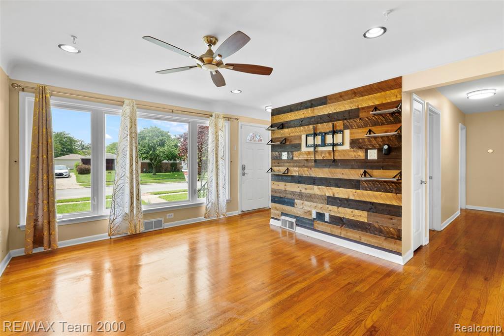 6442 Arcola Street, Garden City, MI — Photo 13