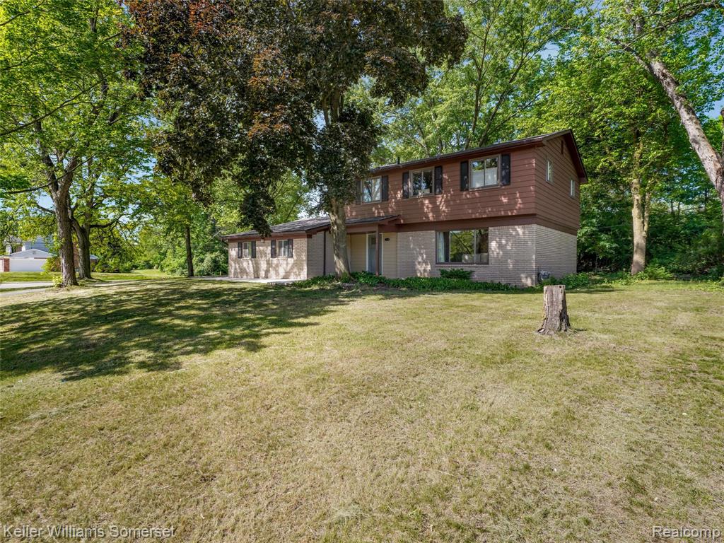 29523 Ravenscroft Street, Farmington, MI 48331 — Photo 33