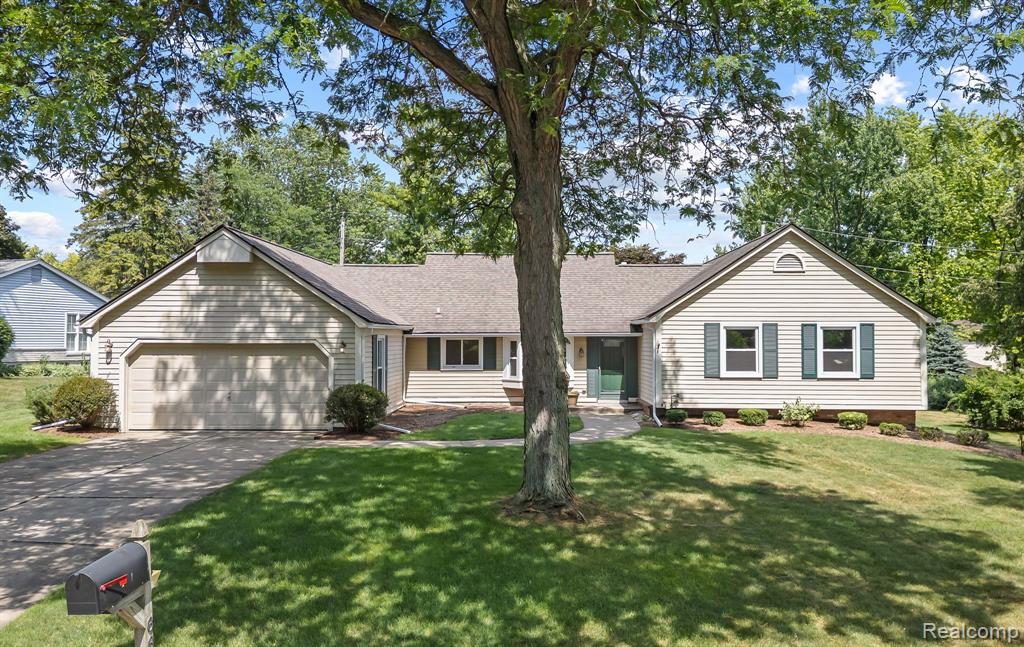 663 Lake Forest Road, Troy, MI 48309 — Photo 34