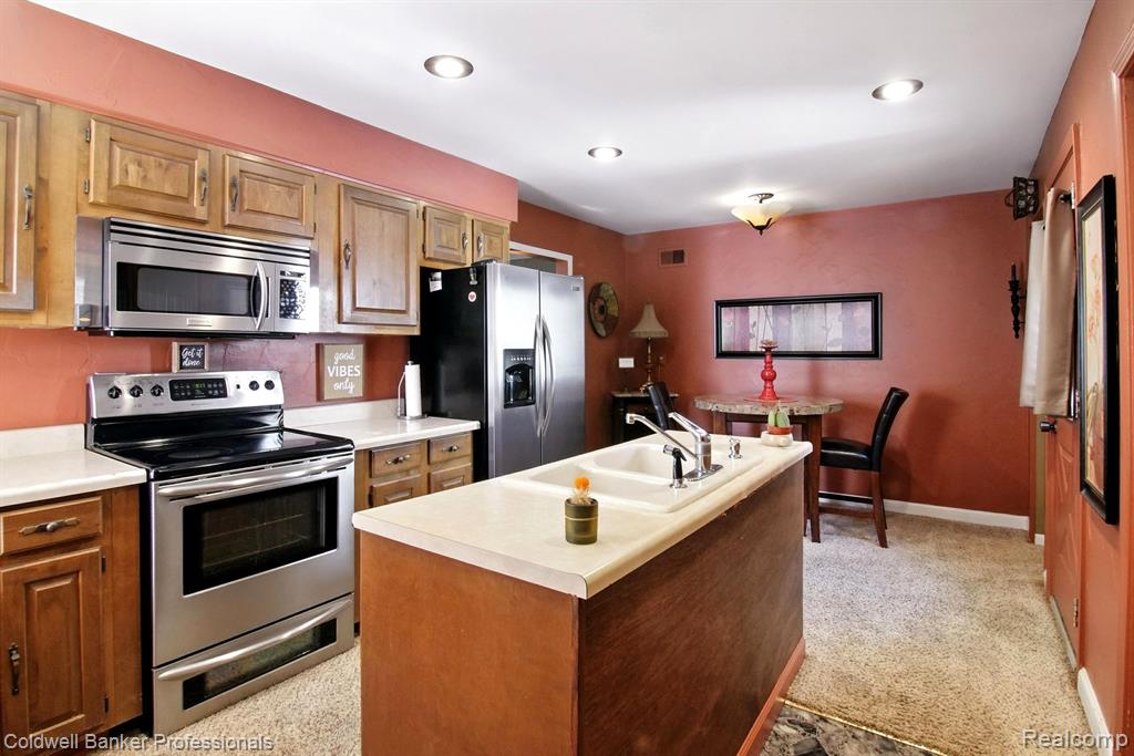 4022 Meigs Avenue, Waterford, MI 48329 — Photo 9