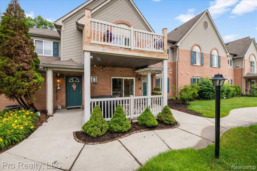 426 Marigold Circle, Westland, MI — front exterior